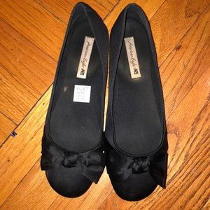Black flat bow dress shoe